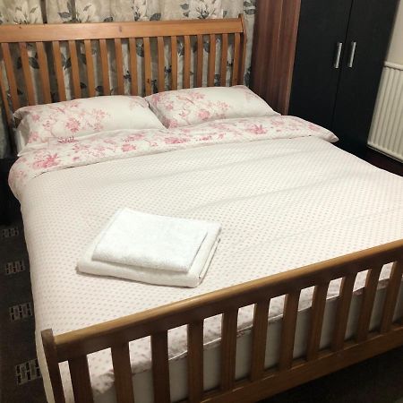 The Guest House Лутон Экстерьер фото